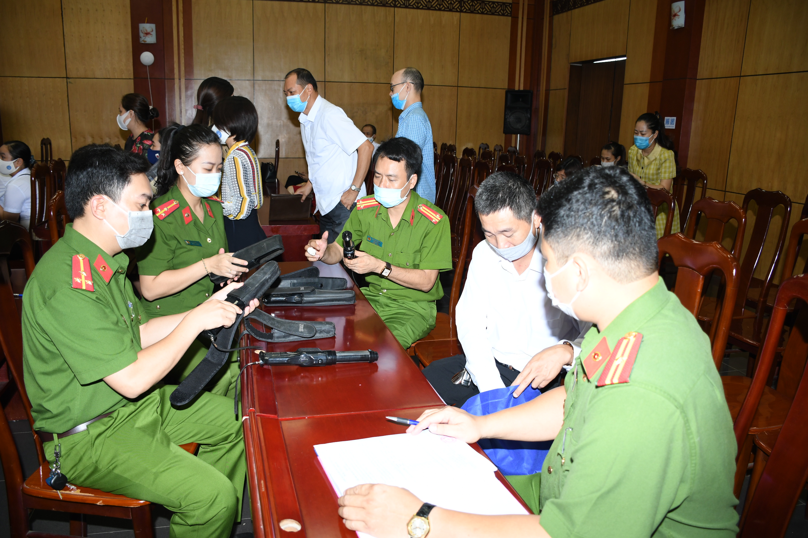 Thủ tục trang bị vũ khí thô sơ